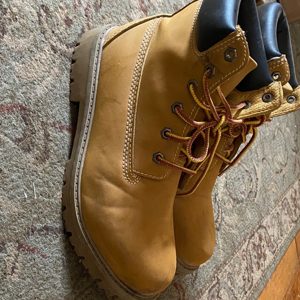 Ozark trail mens size 9 work boots. Worn 2 times
